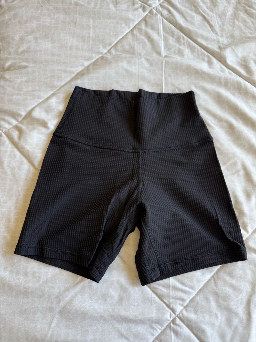 Lululemon High-Rise Yoga Short 6" *Grid Texture great condition - Picture 4 of 6